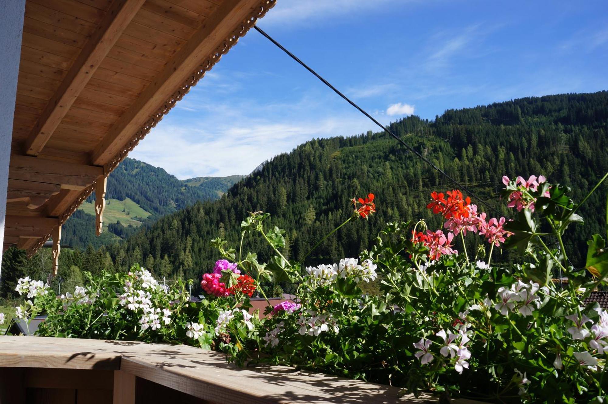 Haus Dorfblick Hotel Gerlos Exterior photo